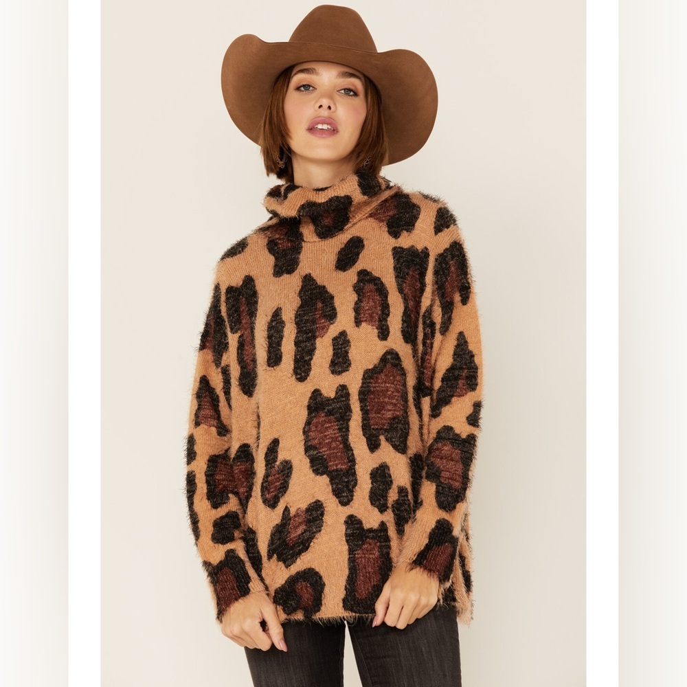 Show Me Your Mumu‎ Women's Cheetah Fever Sweater